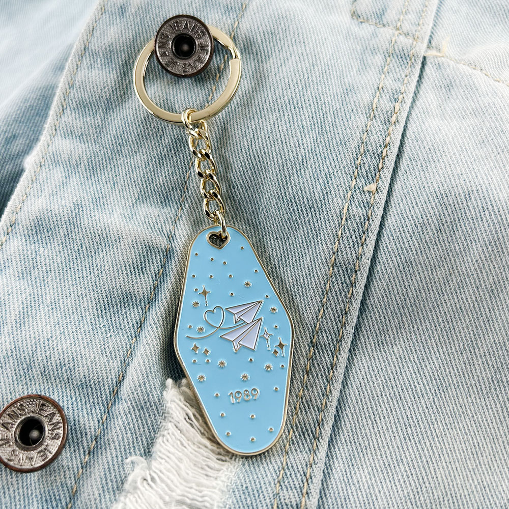 1989 Blank Space Keychain Mote - Drone Backpack ulasan dan harga